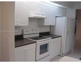 801 SW 141st Ave in Pembroke Pines, FL - Building Photo - Building Photo