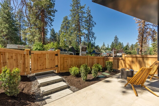 950 NE Norton Ave in Bend, OR - Building Photo - Building Photo