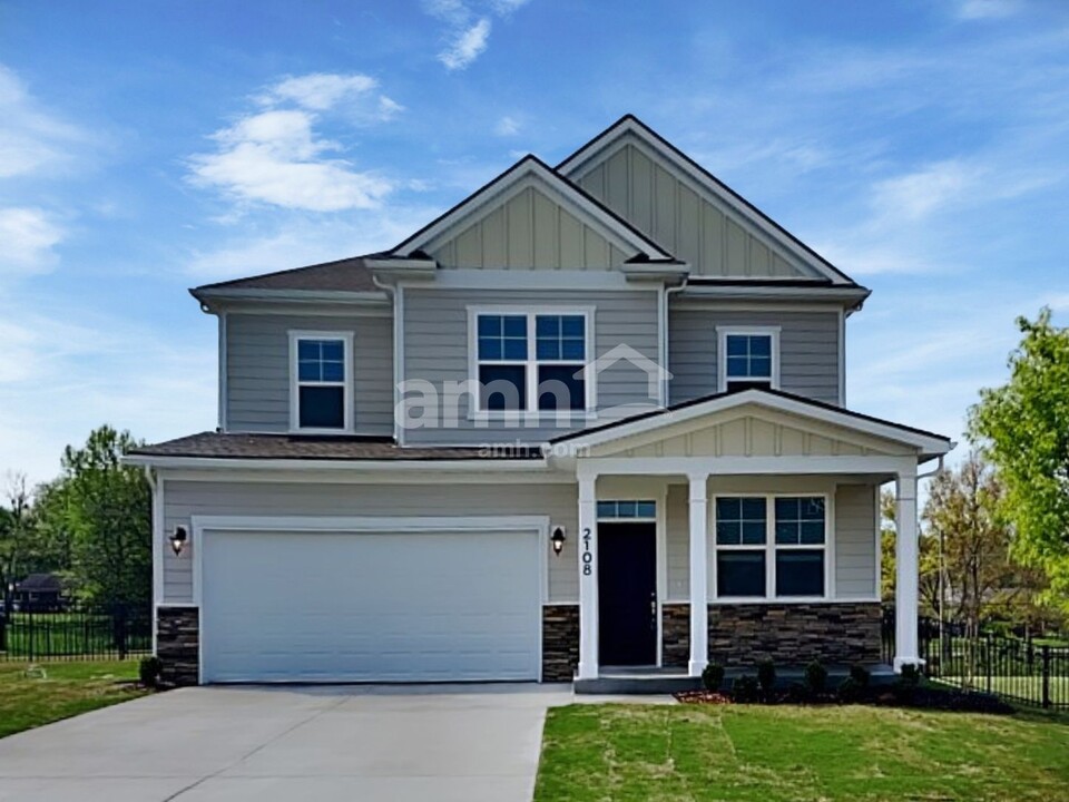 2108 Williamshire Ln in Nashville, TN - Building Photo