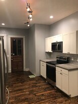 918 South Westnedge Avenue, Unit #1 in Kalamazoo, MI - Building Photo