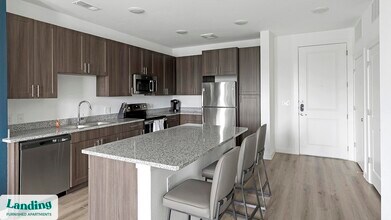 217 S Garland Ave in Garland, TX - Foto de edificio - Building Photo