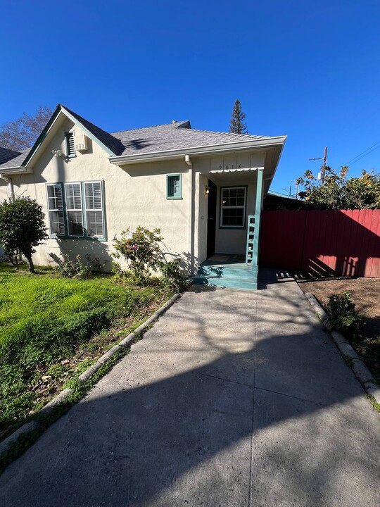 2016 17th St in Sacramento, CA - Building Photo