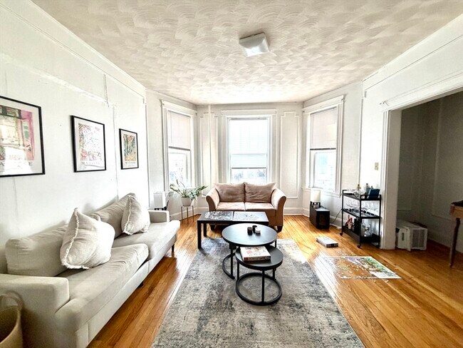 7 Devotion St in Brookline, MA - Building Photo - Building Photo