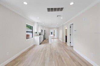 1010 E Flora St in Tampa, FL - Building Photo - Building Photo