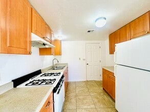 1643 E Hedrick Dr in Tucson, AZ - Foto de edificio - Building Photo