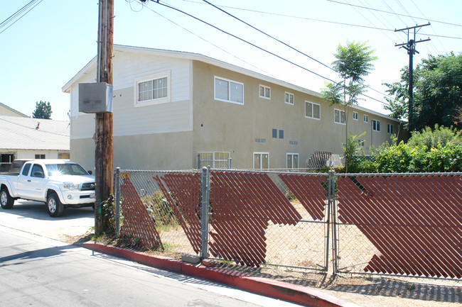 1731 Elliott Dr in Burbank, CA - Building Photo - Building Photo