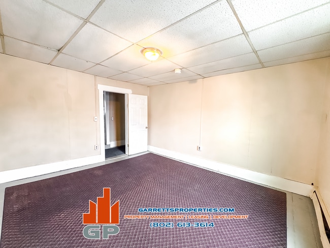 166 Eastern Ave, Unit 3 in St Johnsbury, VT - Building Photo - Building Photo