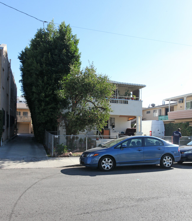 1726 Mariposa Ave in Los Angeles, CA - Foto de edificio - Building Photo