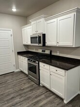 7006 12th St in Lubbock, TX - Building Photo - Building Photo