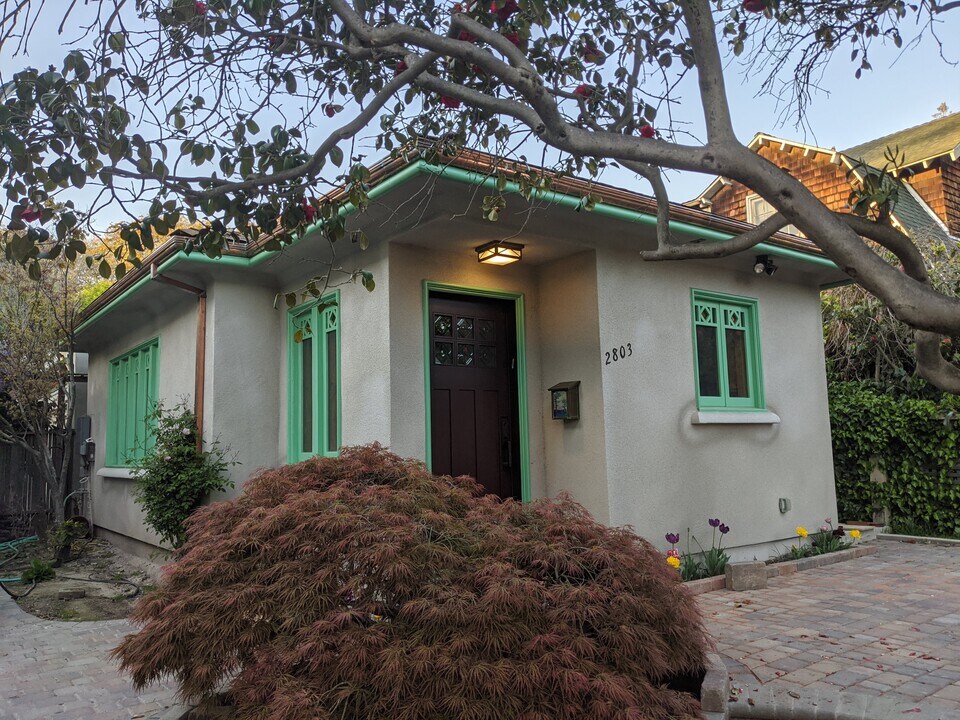 2803 Ashby Ave in Berkeley, CA - Building Photo