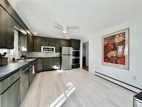 60 Briar Hill Rd in Norwich, CT - Building Photo - Building Photo