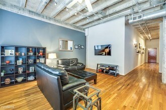 201 Main St in Houston, TX - Foto de edificio - Building Photo