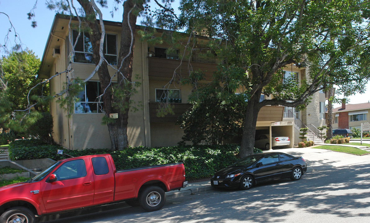 1607 Amberwood Dr in South Pasadena, CA - Building Photo