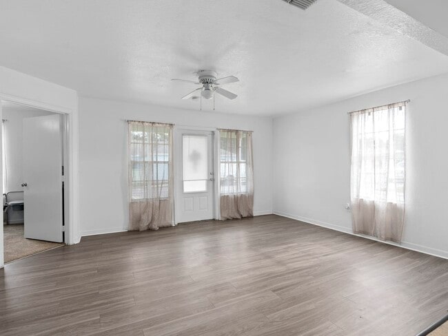 The Groves at Wimauma in Wimauma, FL - Foto de edificio - Building Photo