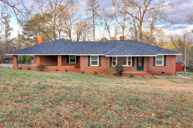 property at 2415 Apricot Ln