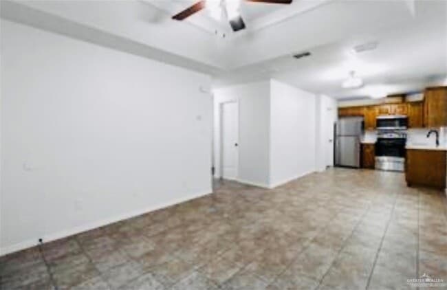 10 E 19th St in Weslaco, TX - Building Photo - Building Photo