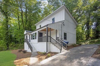 1080 Westmont Rd SW in Atlanta, GA - Building Photo - Building Photo