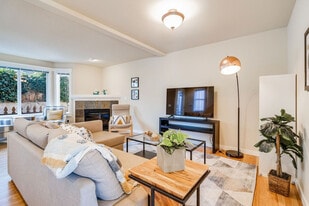 219 Nickerson St in Seattle, WA - Building Photo