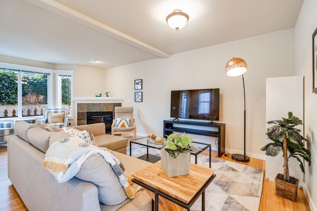 173 Etruria St in Seattle, WA - Building Photo