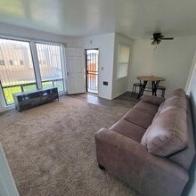 713 E Boone St in Santa Maria, CA - Building Photo - Building Photo