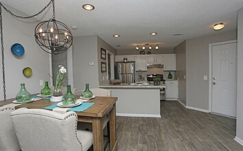 Caledon Apartments in Greenville, SC - Building Photo - Building Photo