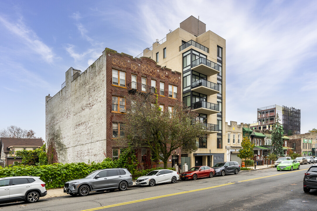 The Terraces in Brooklyn, NY - Building Photo