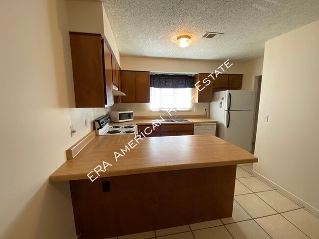 230 Oxford Ct in Mary Esther, FL - Building Photo - Building Photo