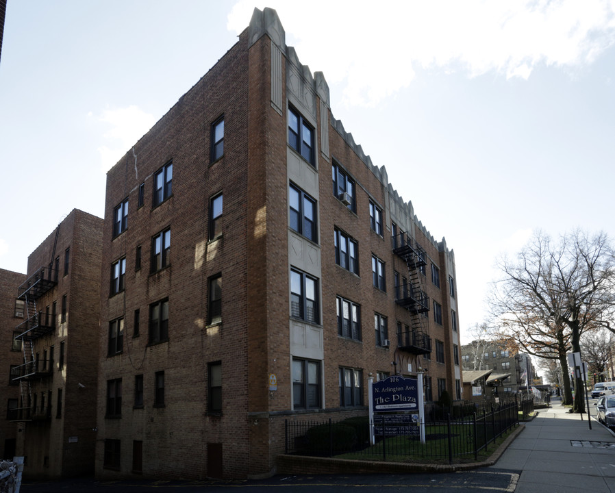 The Plaza in East Orange, NJ - Foto de edificio