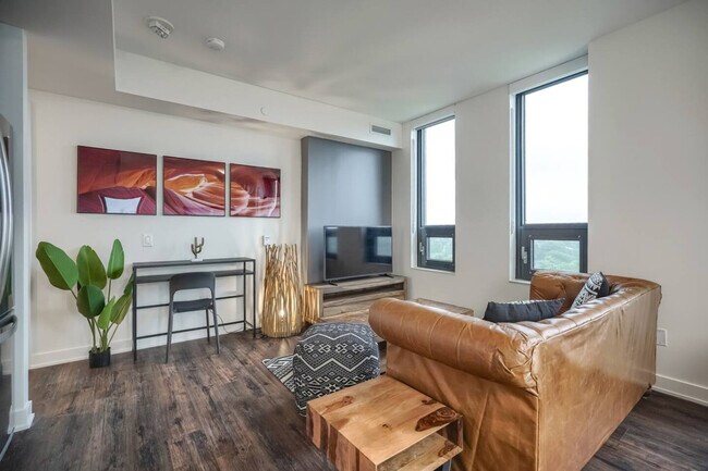 6570 Glen Erin Dr in Mississauga, ON - Building Photo - Building Photo