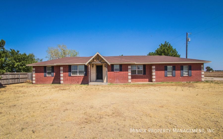 11907 Milwaukee Ave in Lubbock, TX - Building Photo