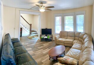 1312 St James Ct in Madison, WI - Building Photo - Building Photo