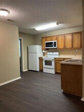 902 W Hickory St in Denton, TX - Building Photo - Building Photo