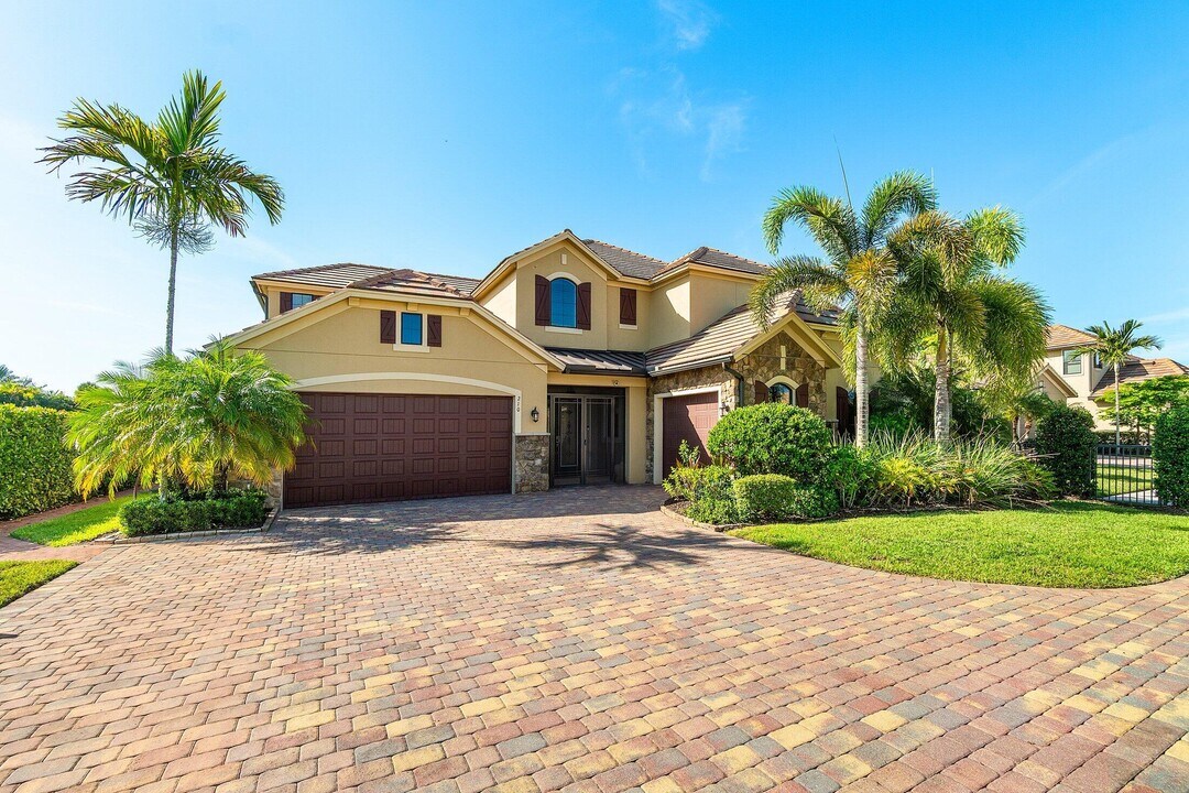 210 Alcove Point Ln in Jupiter, FL - Building Photo
