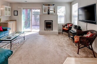 29 Giacomini Rd in Point Reyes Station, CA - Building Photo - Building Photo