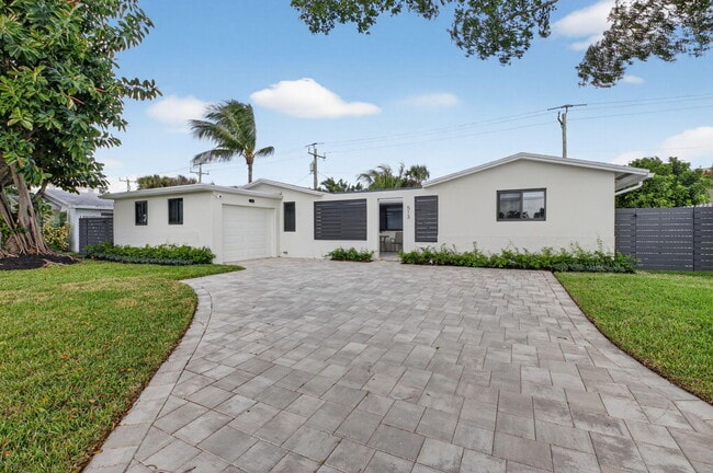 property at 513 Lindell Blvd