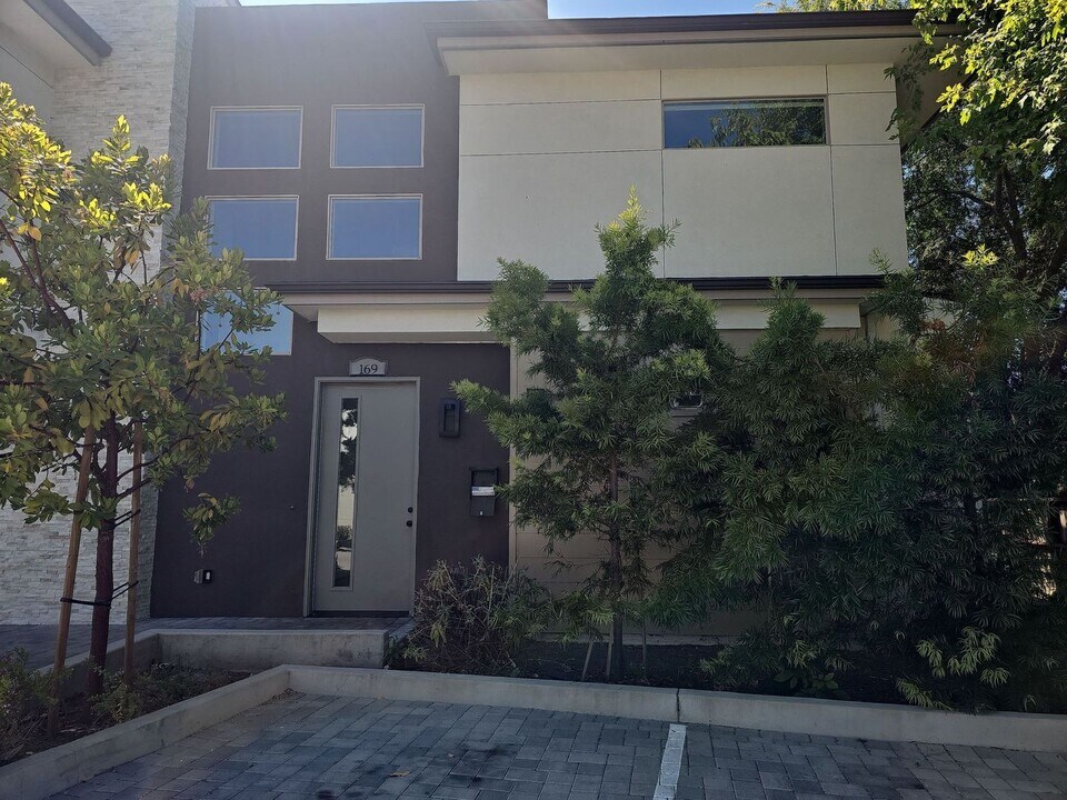 169 Carpenter St in San Luis Obispo, CA - Building Photo