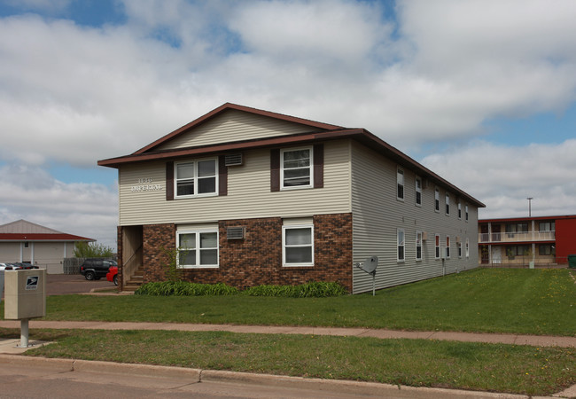 1146 Imperial Cir in Eau Claire, WI - Foto de edificio - Building Photo