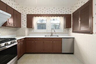 1016 Washington Ave in Albany, NY - Building Photo - Building Photo