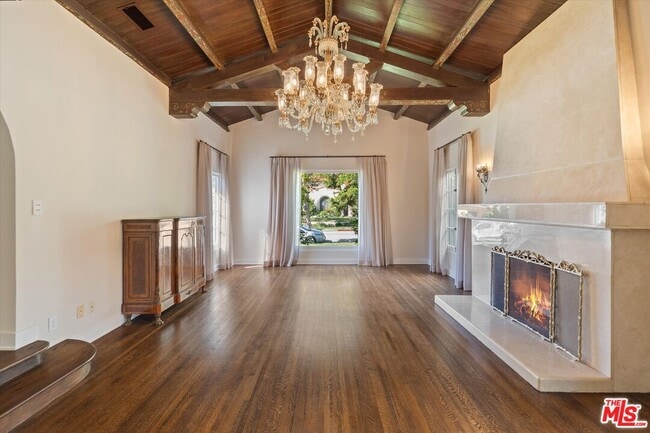 208 S Rodeo Dr in Beverly Hills, CA - Building Photo - Building Photo