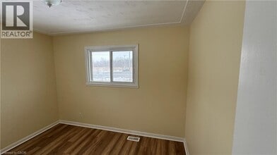 1100 HIGHWAY NO 6 Hwy in Hamilton, ON - Building Photo - Building Photo