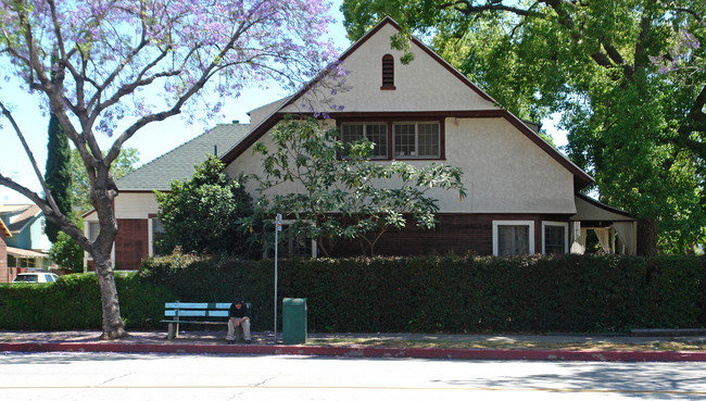 326 Los Robles Ave in Pasadena, CA - Building Photo - Building Photo