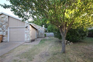 11414 Ptarmigan Dr in Austin, TX - Building Photo