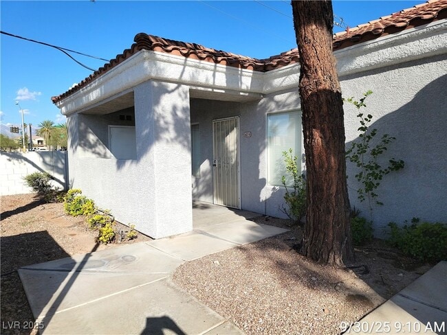 6014 Vegas Dr