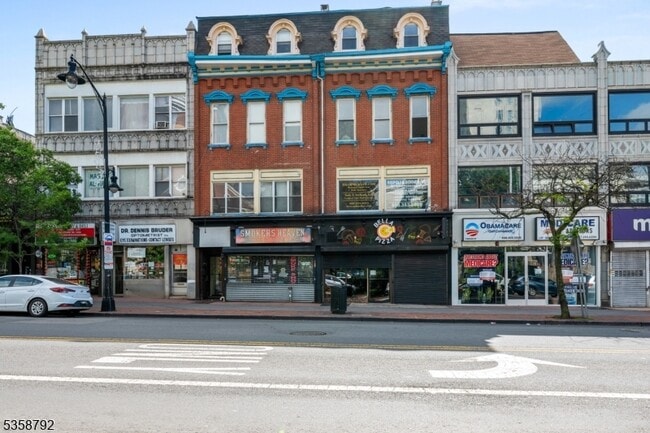 property at 5 Broad St