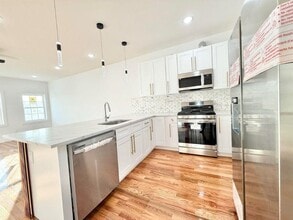 41 W 19th St in Bayonne, NJ - Building Photo - Building Photo