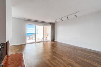 3200 La Rotonda Dr, Unit 505 in Rancho Palos Verdes, CA - Building Photo - Building Photo