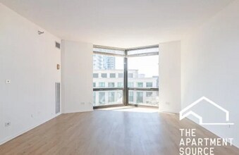 1000 N La Salle Dr, Unit 907 in Chicago, IL - Building Photo - Building Photo