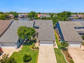 1546 Marina Dr in Slidell, LA - Foto de edificio - Building Photo