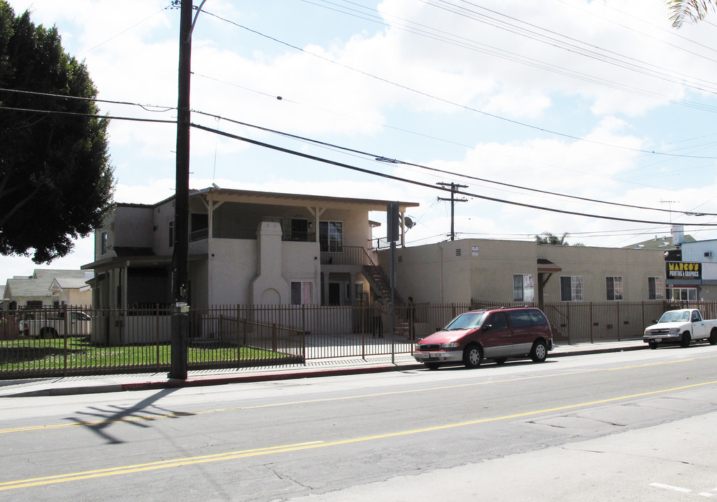 7304-7312 Seville Ave in Huntington Park, CA - Building Photo