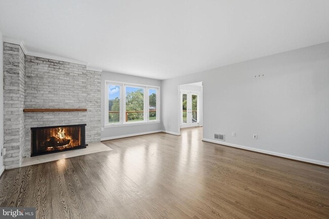 6251 Lakeview Dr in Falls Church, VA - Building Photo - Building Photo